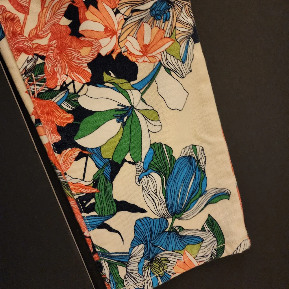 Preowned Chico Jeggings Ankle, Floral, Women's Size 0.5, USA 6P Good - Picture 9 of 14